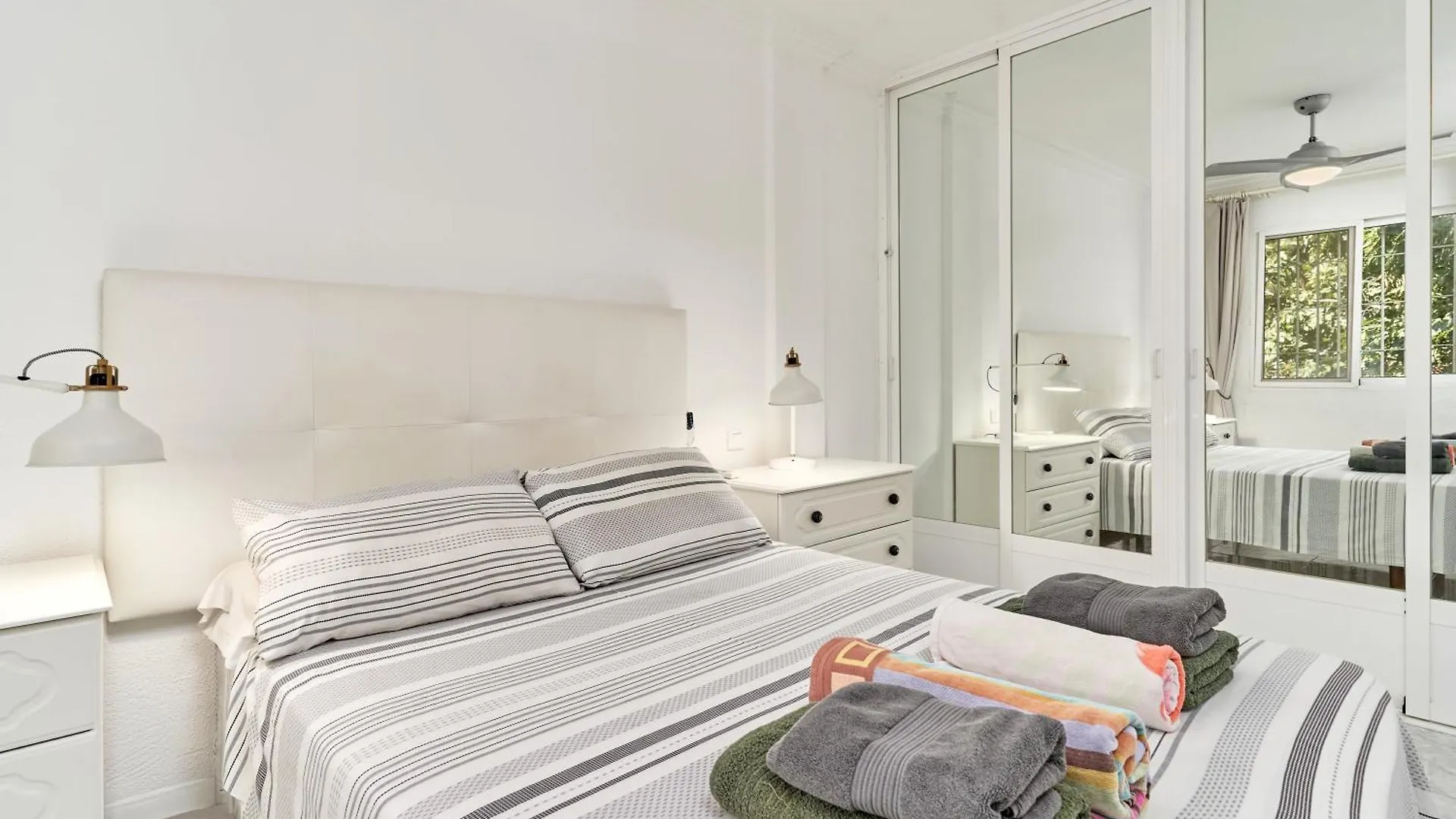Hawaii 1St Floor Burriana, Nerja Apartment Spain