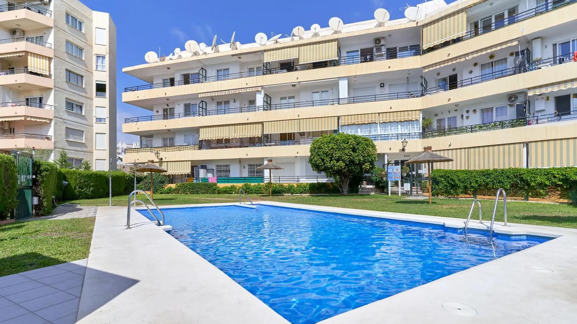 Hawaii 1St Floor Burriana, Nerja Apartment