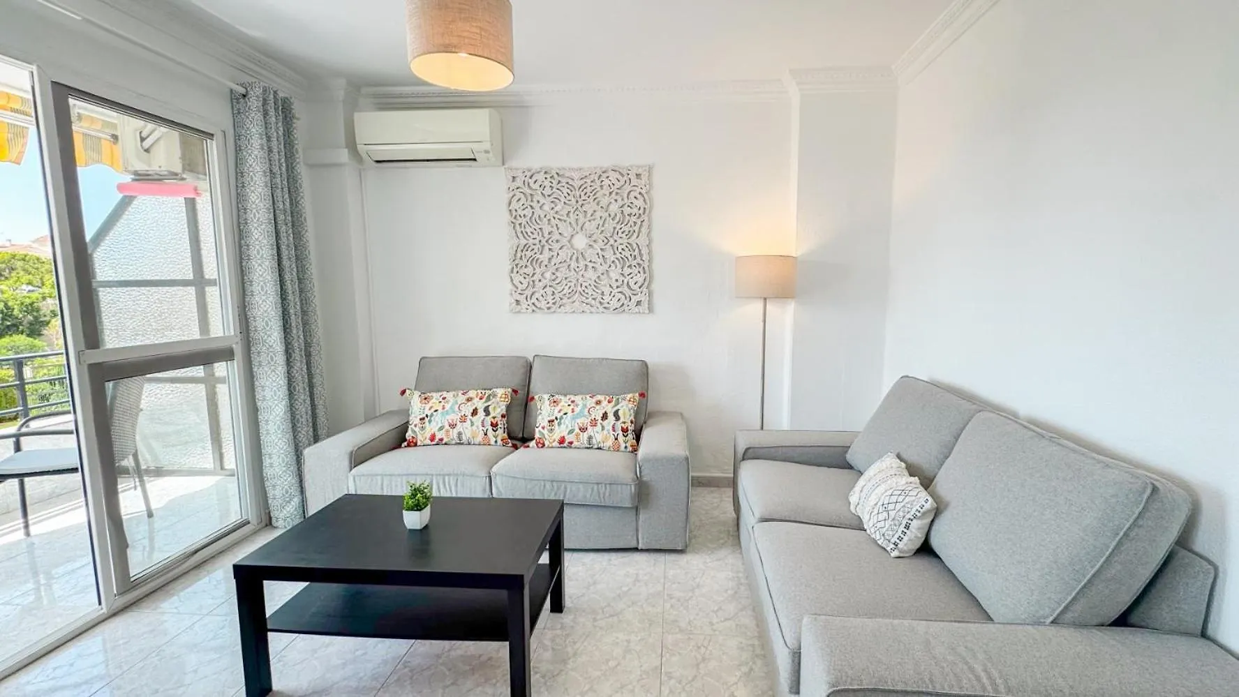 Hawaii 1St Floor Burriana, Nerja Apartment